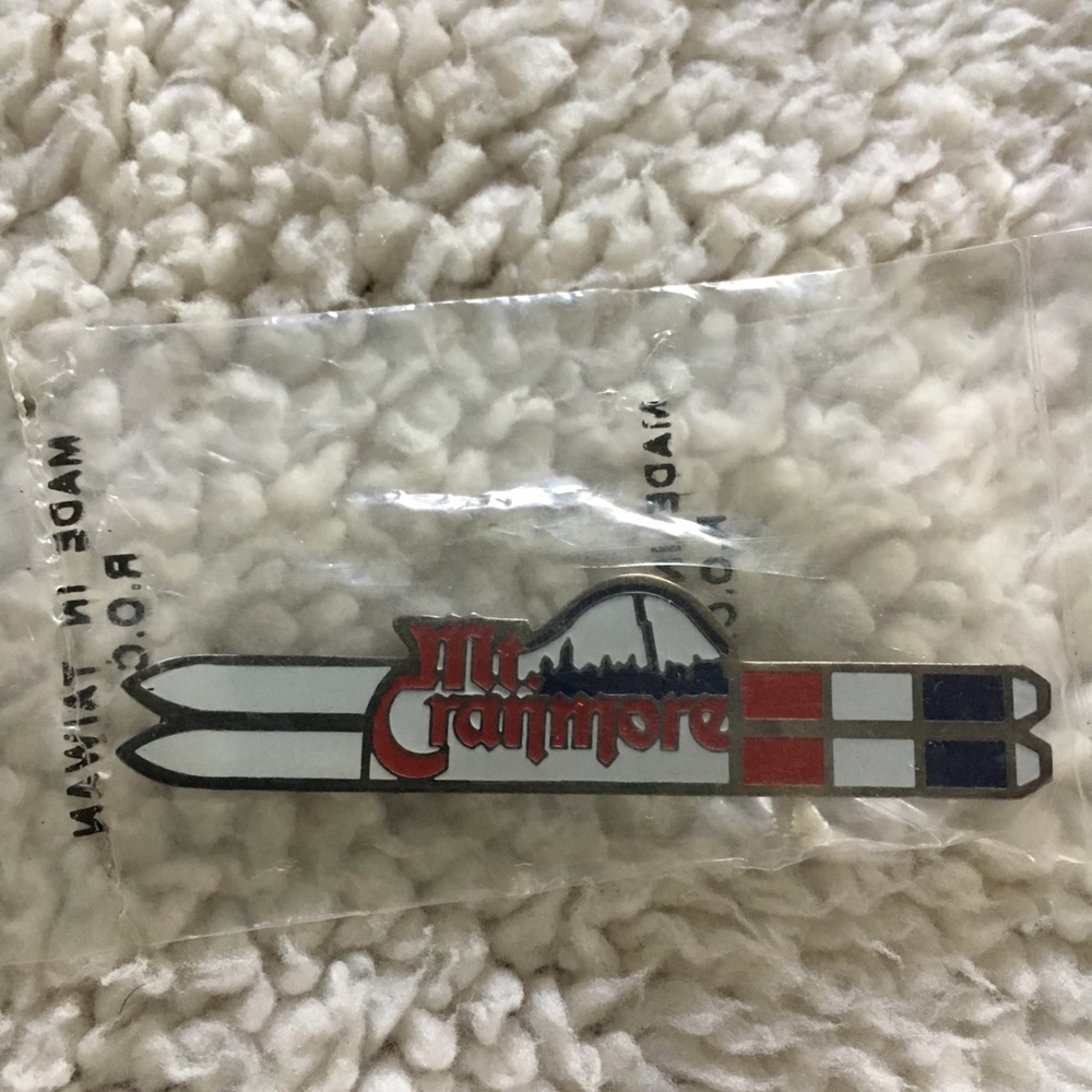 Vintage Mount Cranmore ski pin